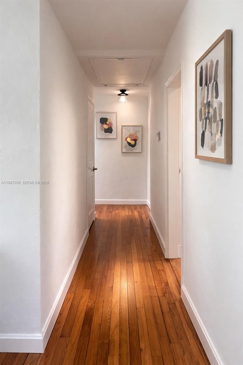 UNIVERSITY MNR - Residential