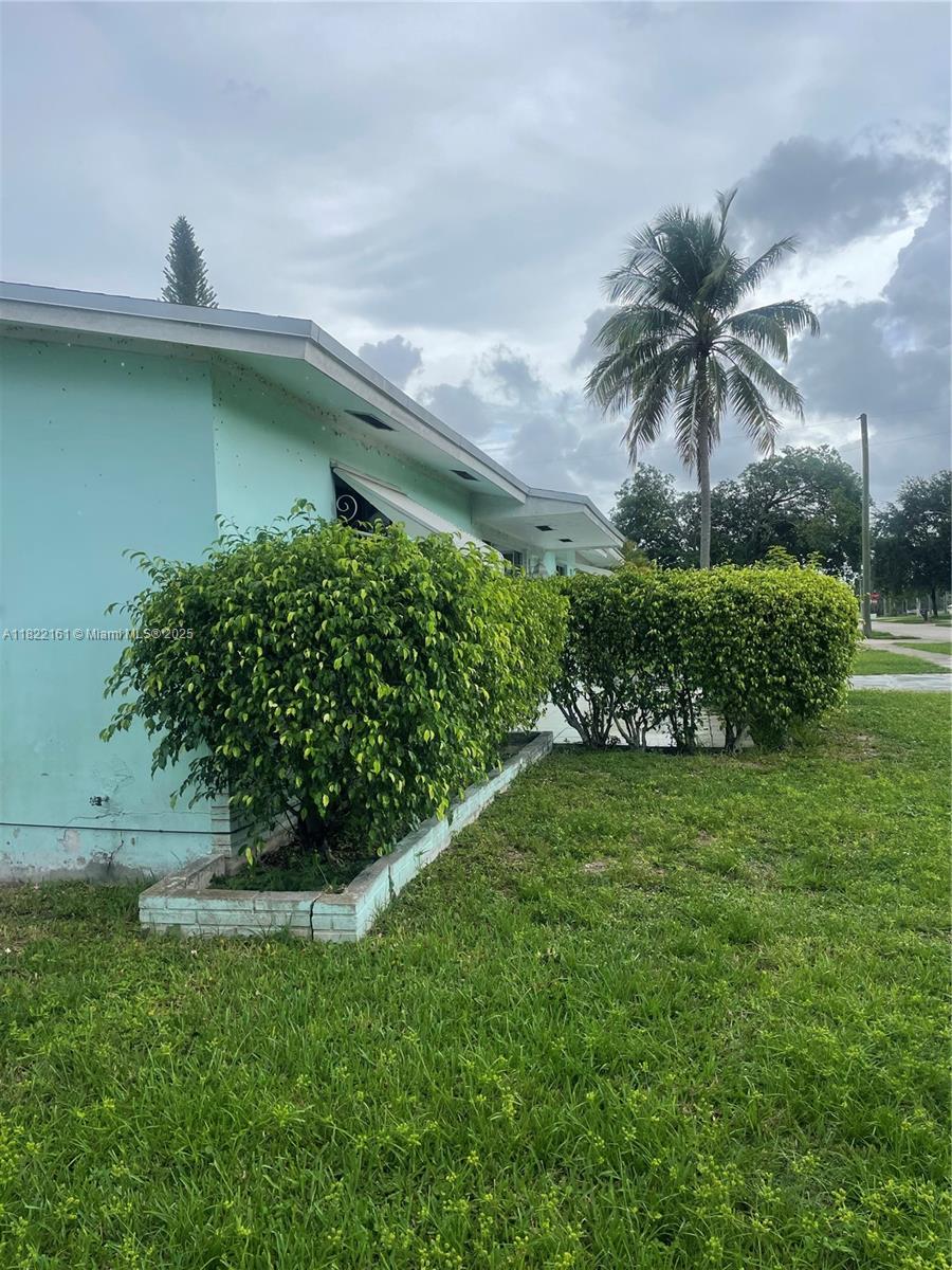 1841 SW 42nd Ter