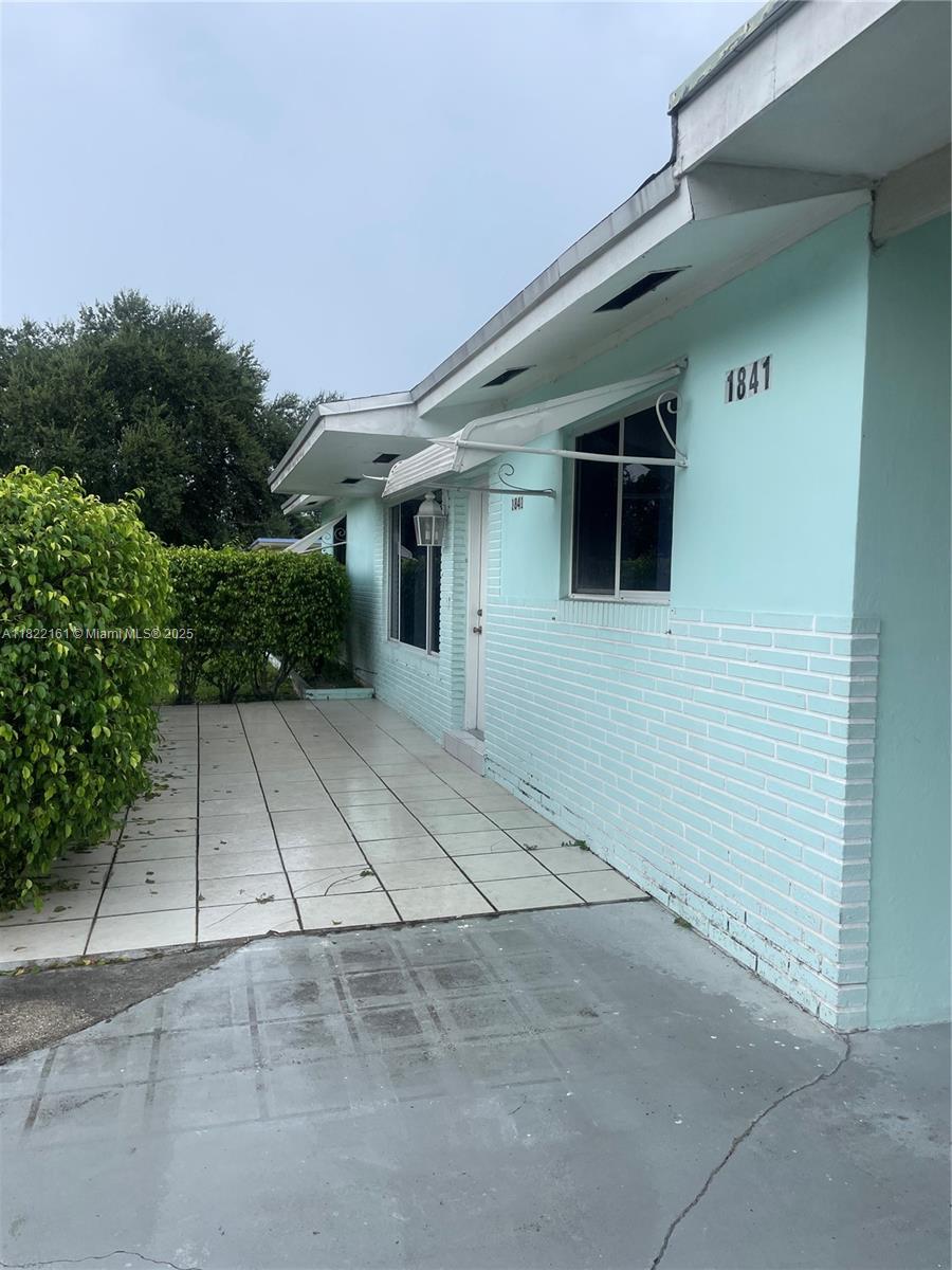 1841 SW 42nd Ter