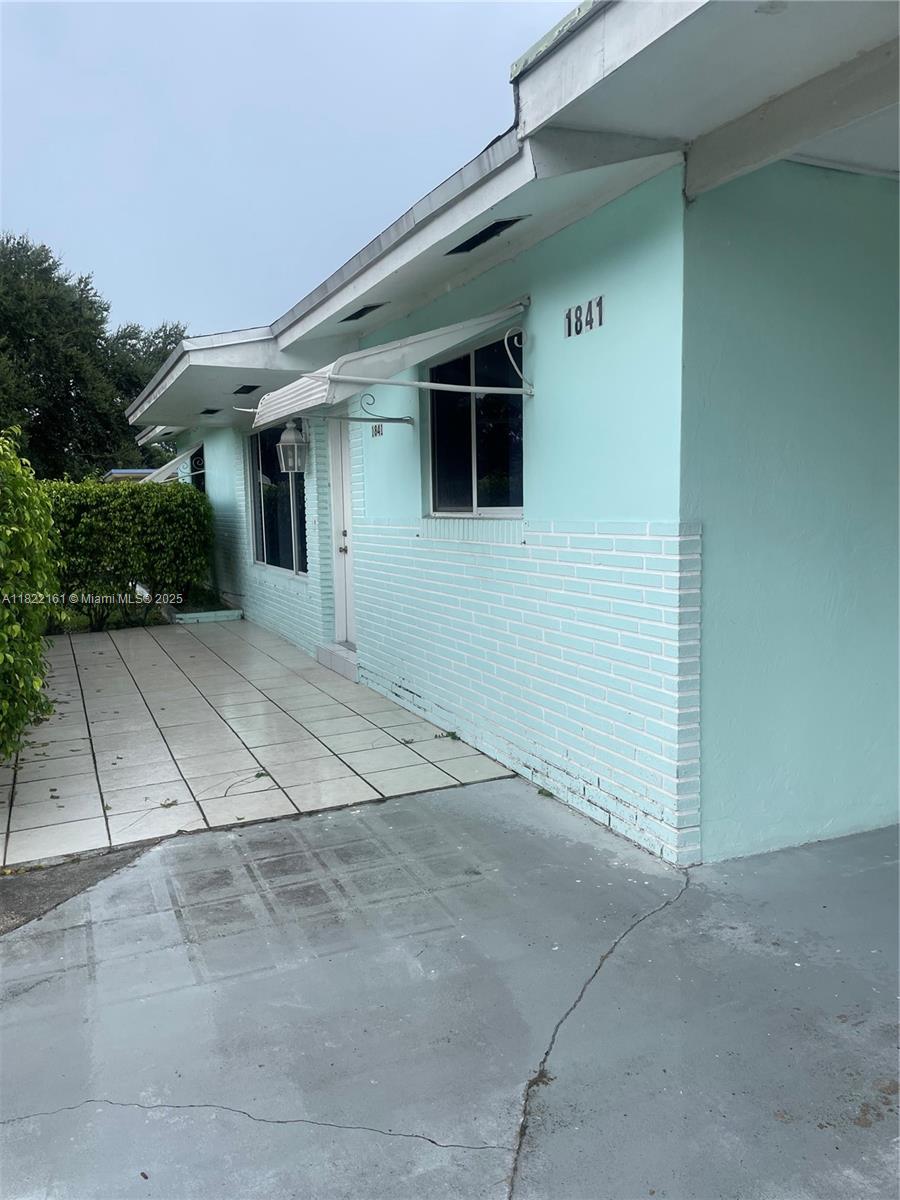 1841 SW 42nd Ter