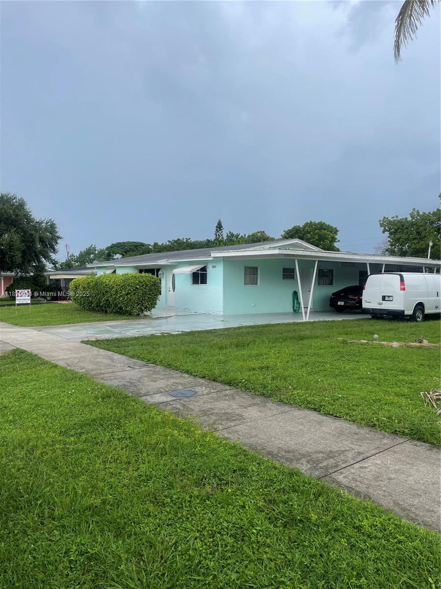 Property for Sale at 1841 Sw 42nd Ter, Fort Lauderdale, Broward County, Florida - Bedrooms: 4 
Bathrooms: 3  - $540,000