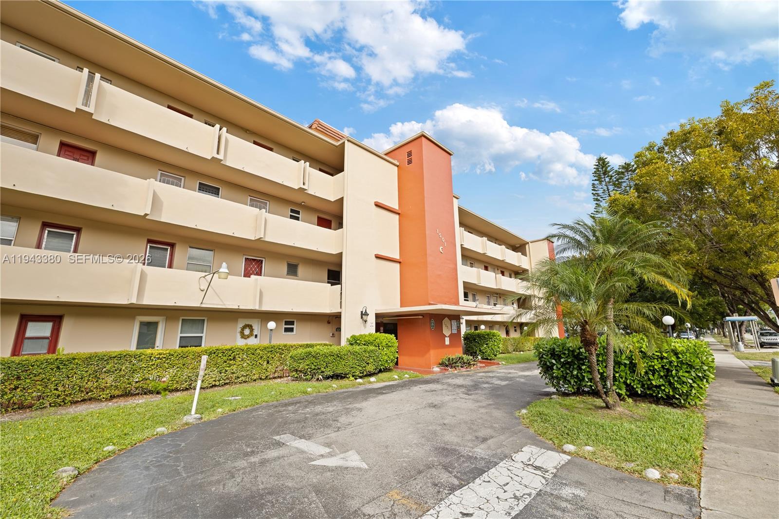 ROLLING GREEN CONDO C - Residential