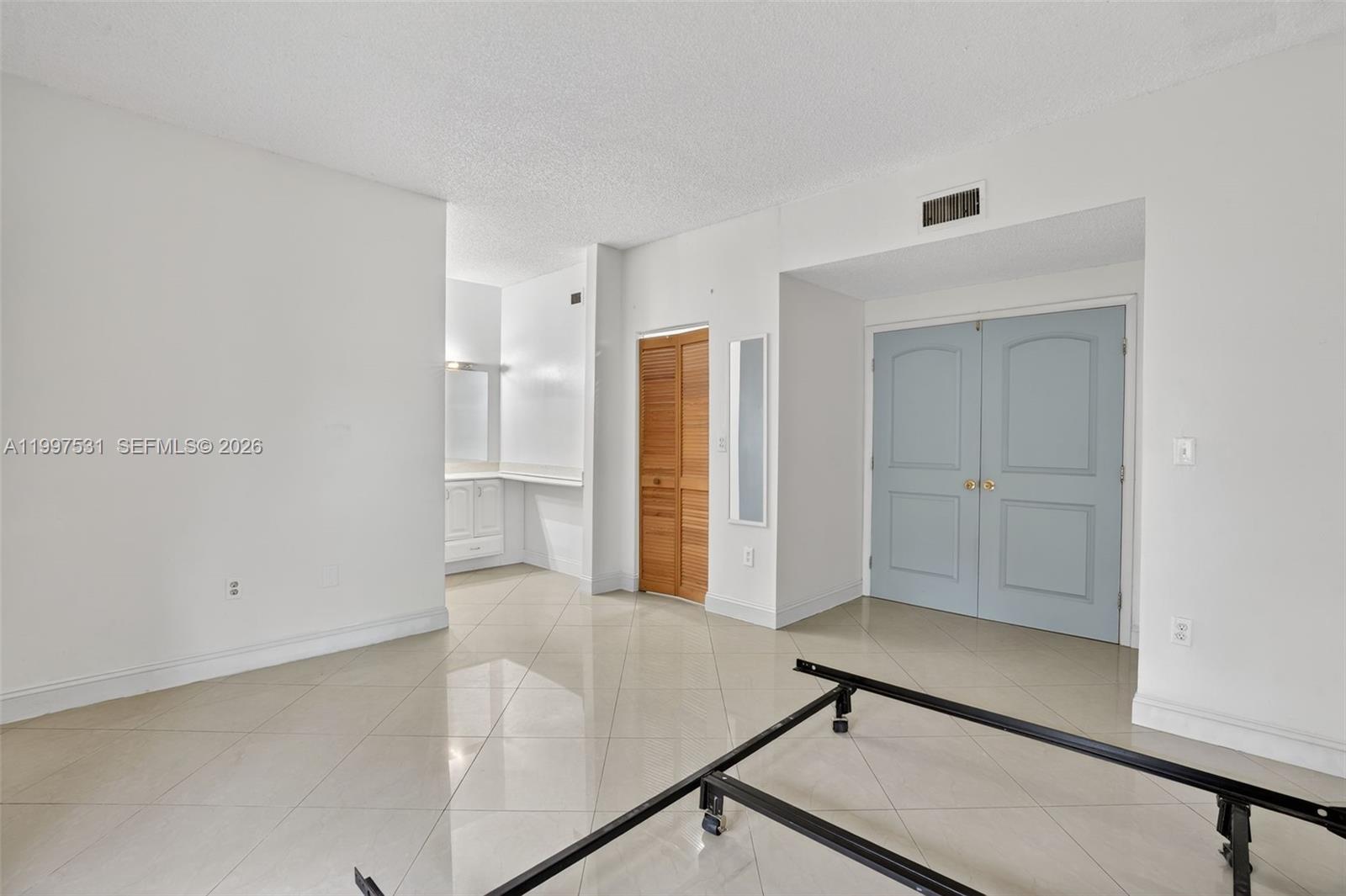 ELAN AT CALUSA CONDO IX - Residential Lease