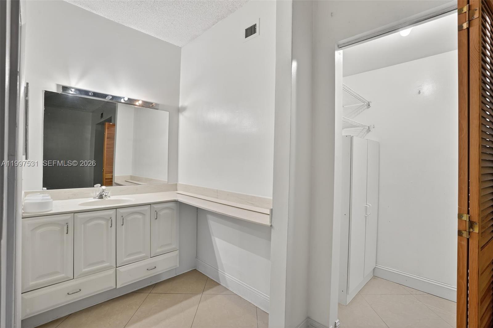 ELAN AT CALUSA CONDO IX - Residential Lease