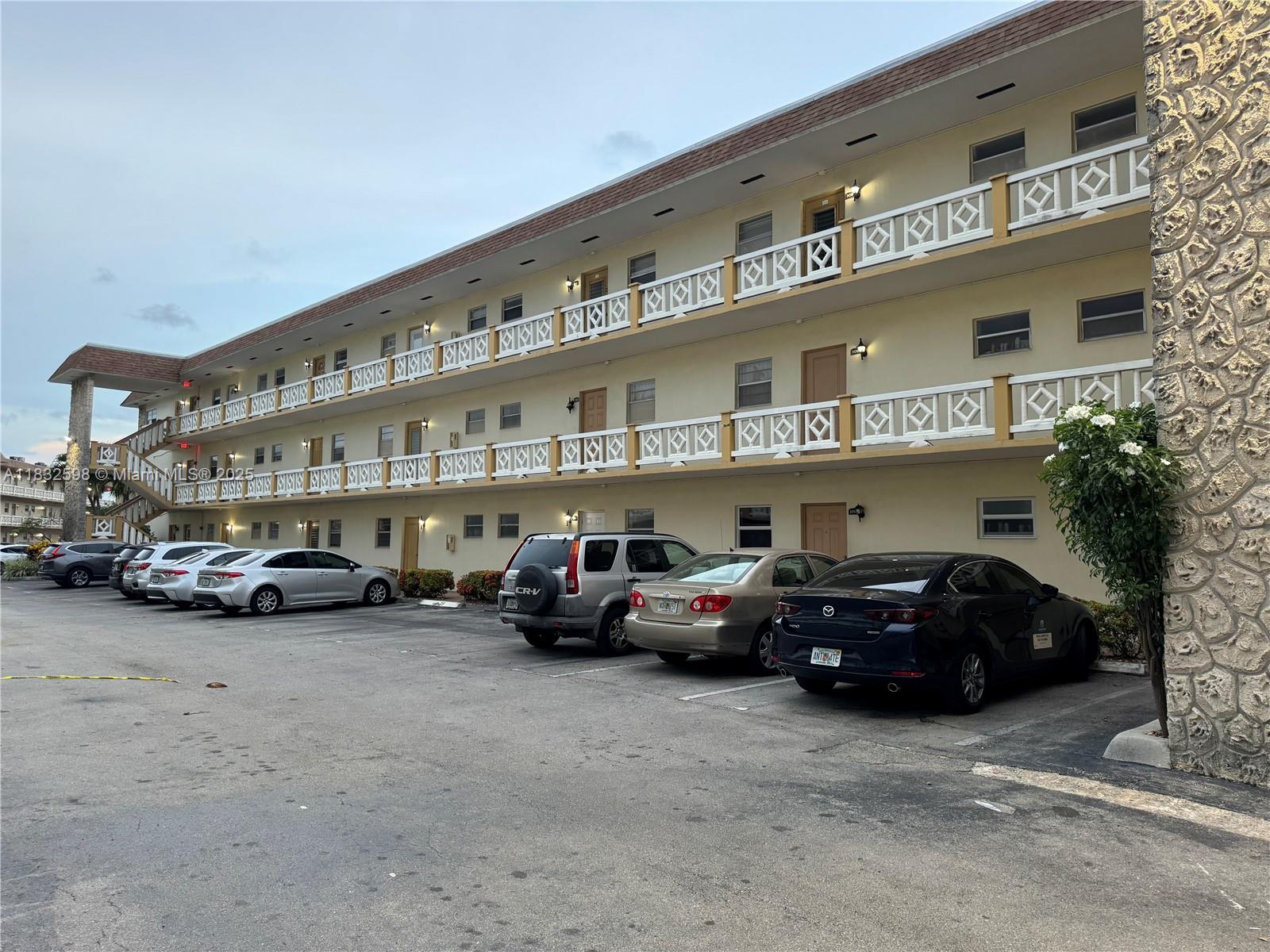 5111 W Oakland Park Blvd 307