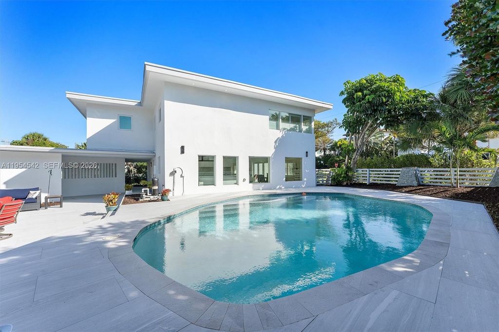 Photo of 1903 Bay Dr, Pompano Beach, FL 33062 (MLS # A11954542)