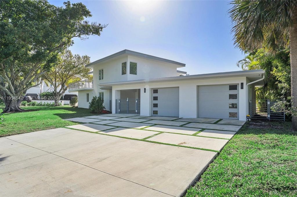 Photo of 1903 Bay Dr, Pompano Beach, FL 33062 (MLS # A11954542)
