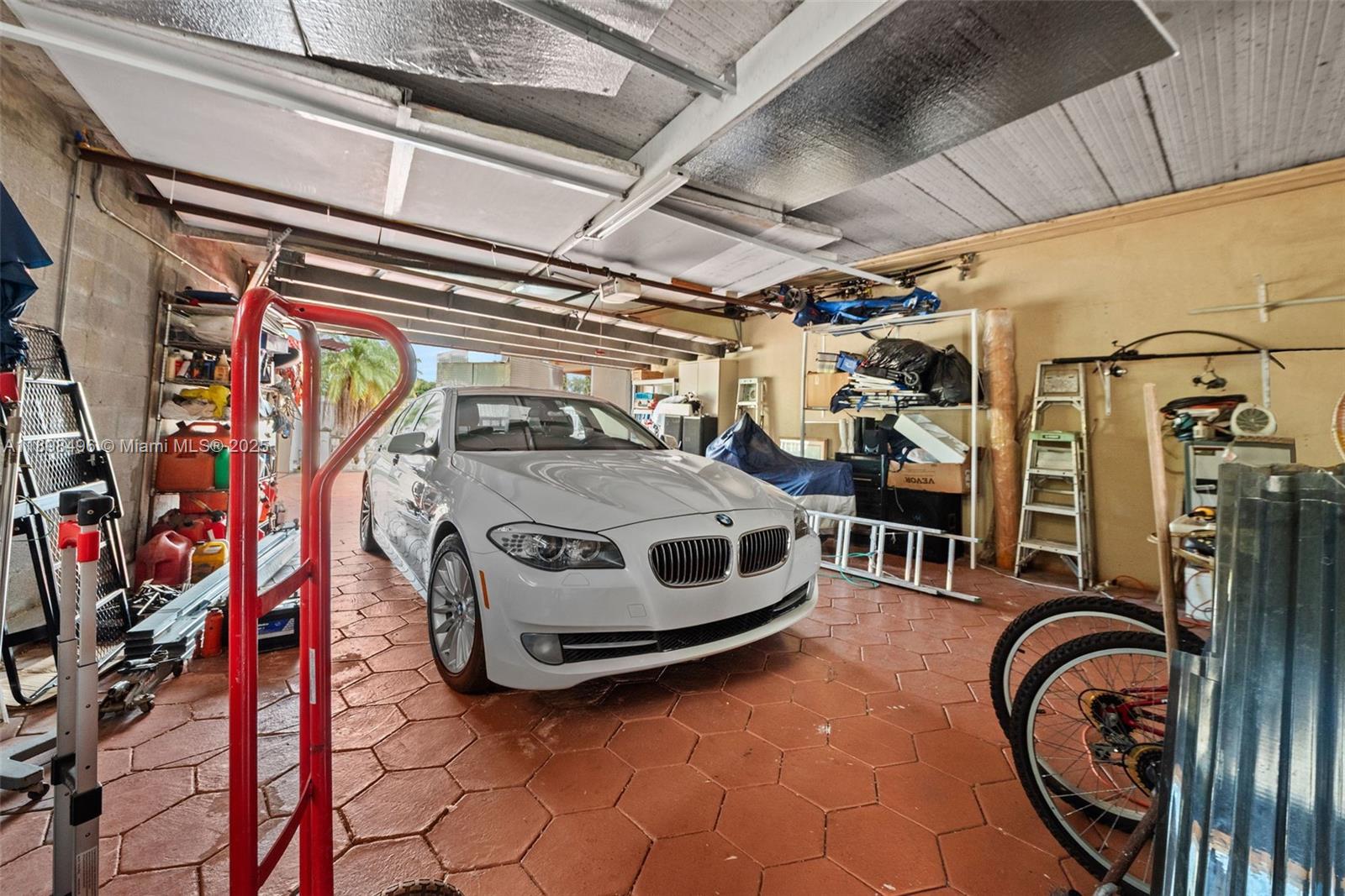 HIALEAH MANORS AMD PL - Residential