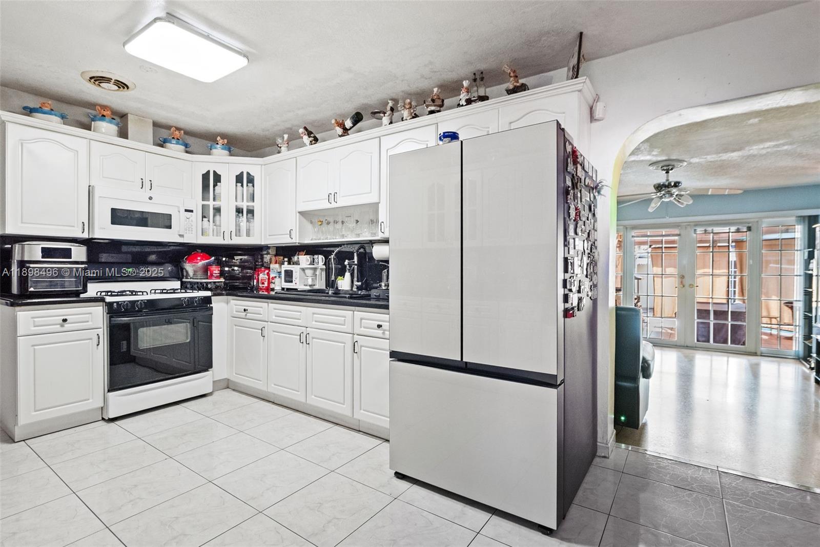 HIALEAH MANORS AMD PL - Residential