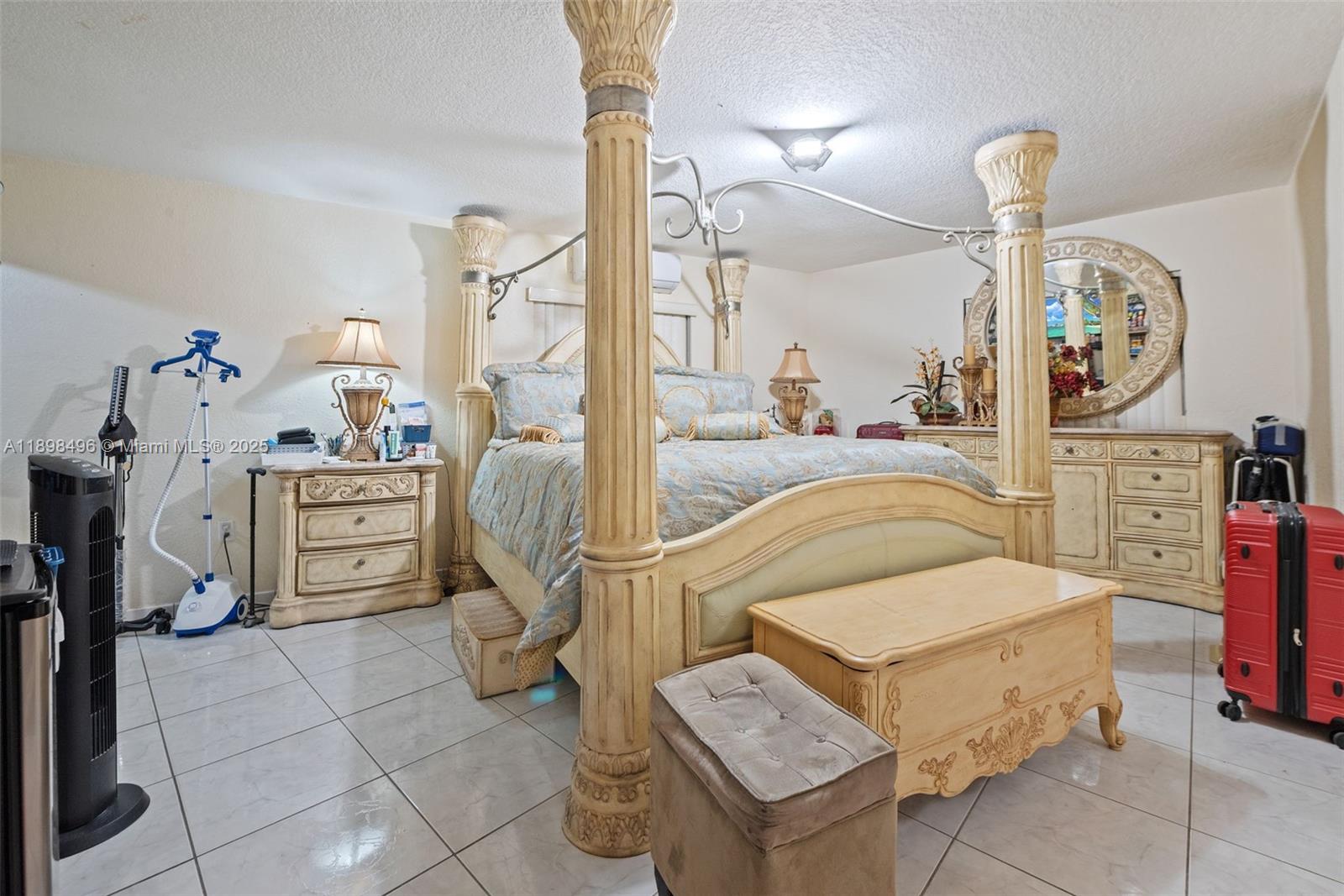 HIALEAH MANORS AMD PL - Residential