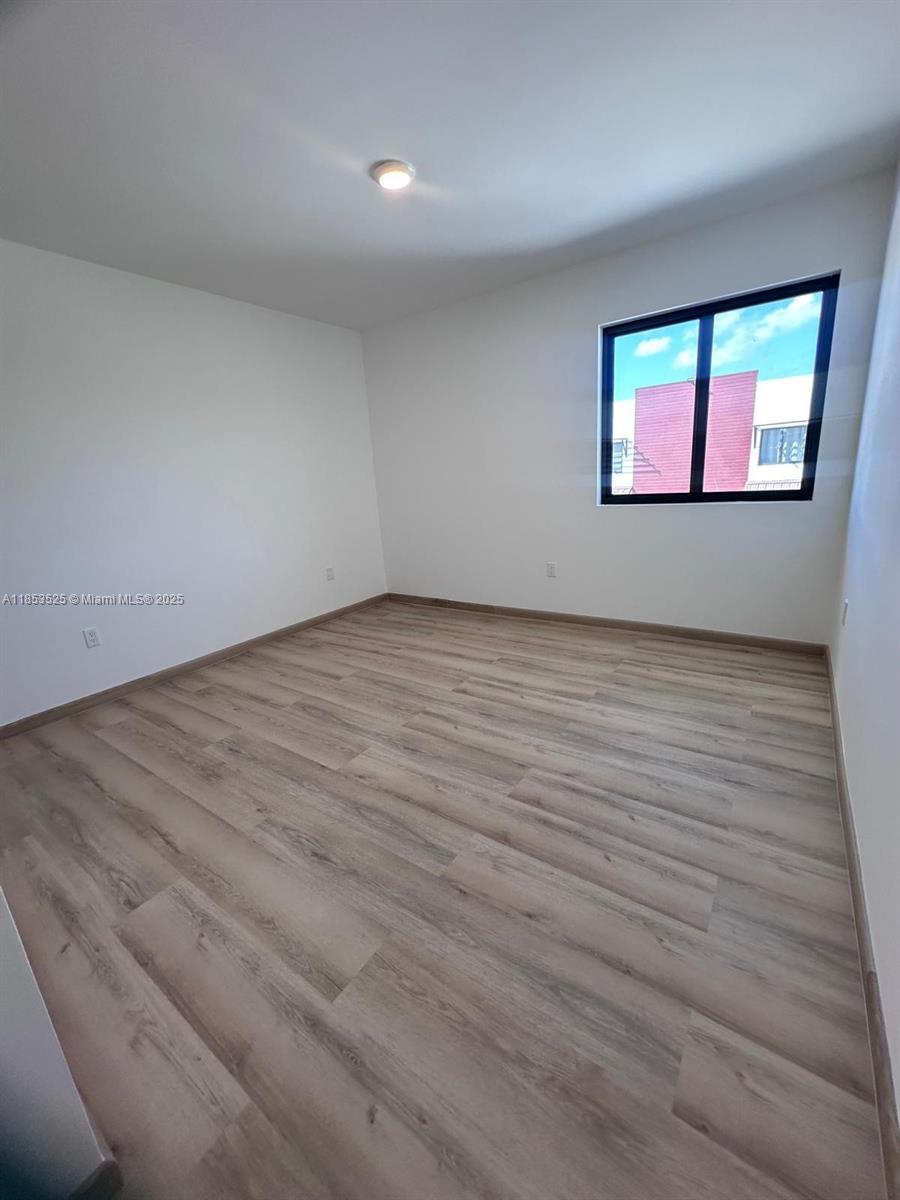 916 NW 10 STREET 1
