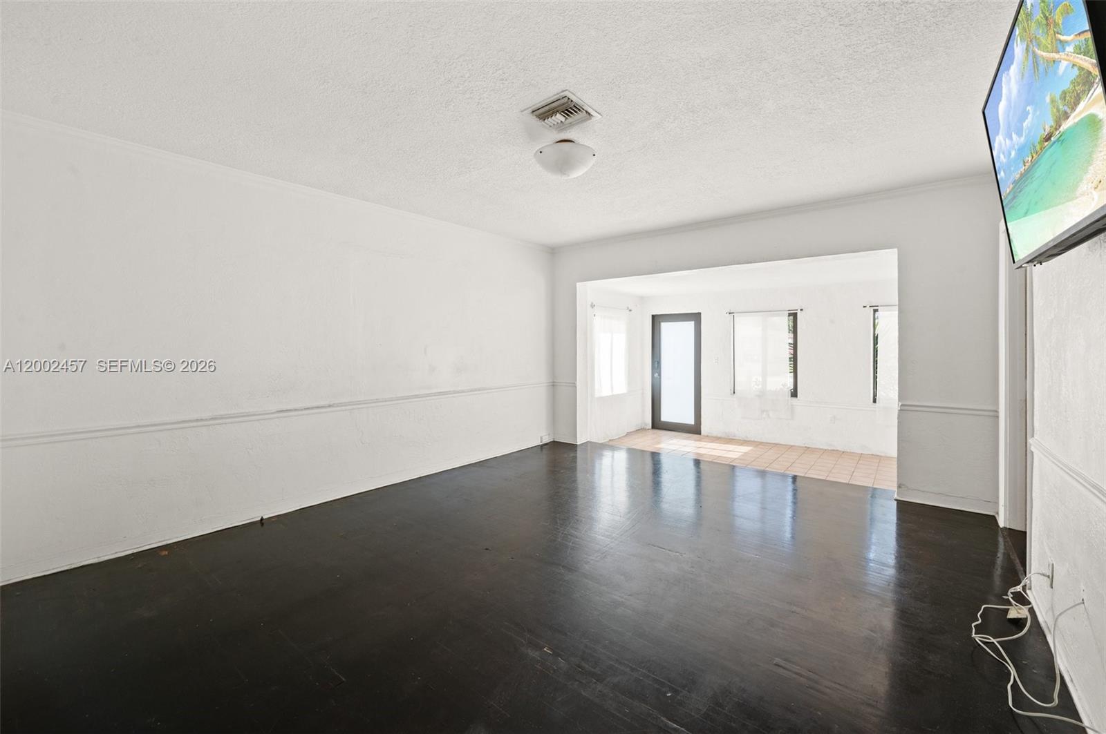 HOLLYWOOD LITTLE RANCHES - Residential