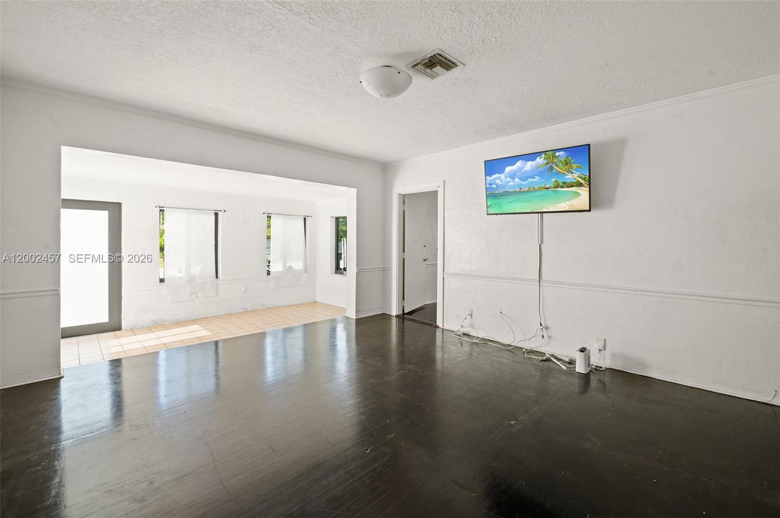 HOLLYWOOD LITTLE RANCHES - Residential