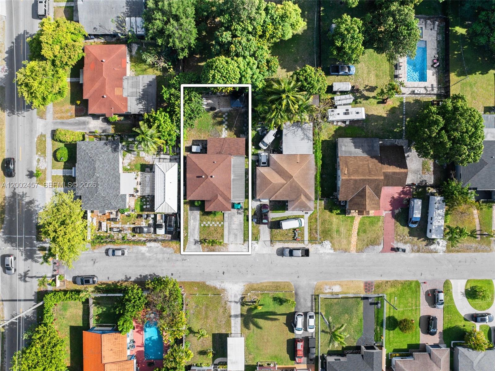 HOLLYWOOD LITTLE RANCHES - Residential