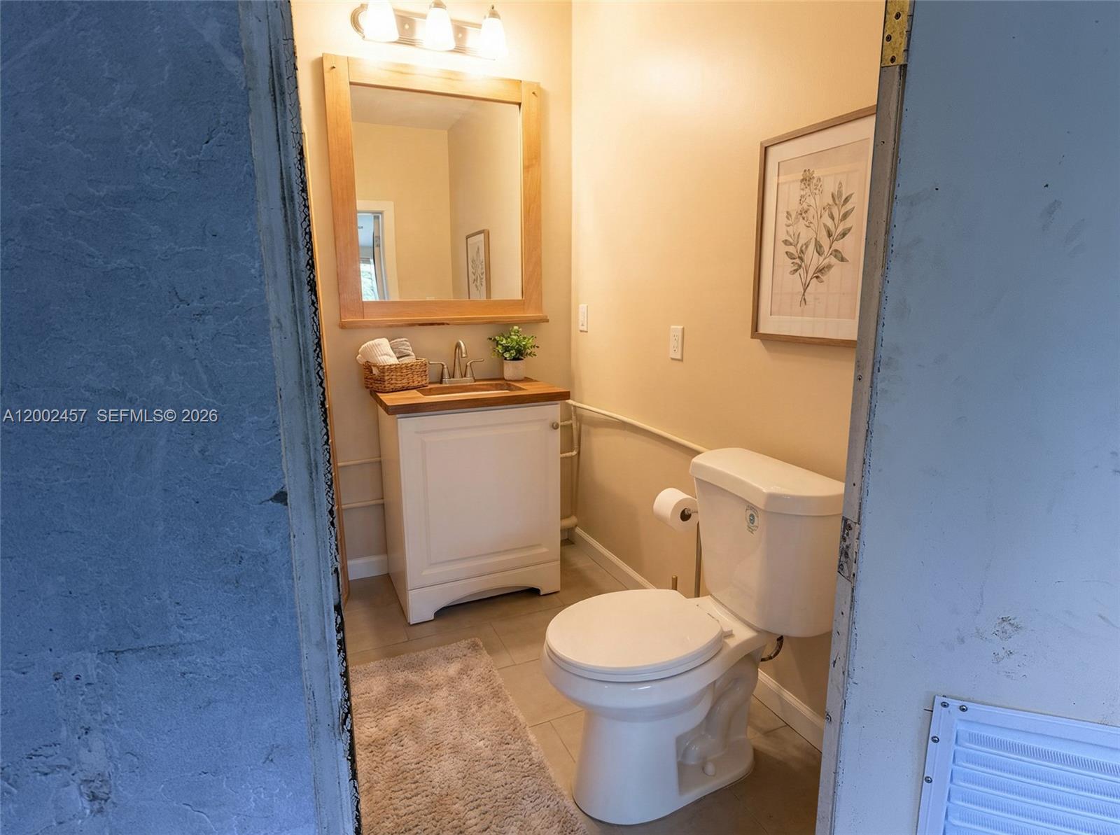 HOLLYWOOD LITTLE RANCHES - Residential