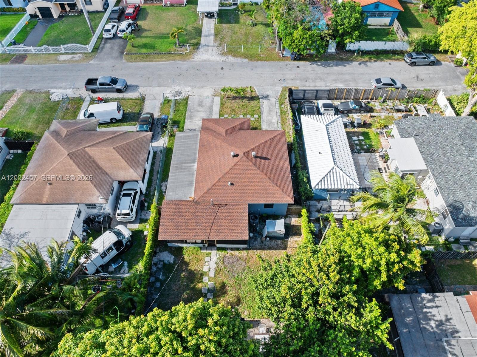 HOLLYWOOD LITTLE RANCHES - Residential