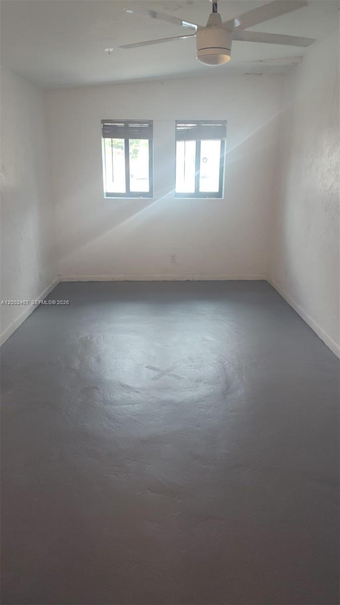 HOLLYWOOD LITTLE RANCHES - Residential