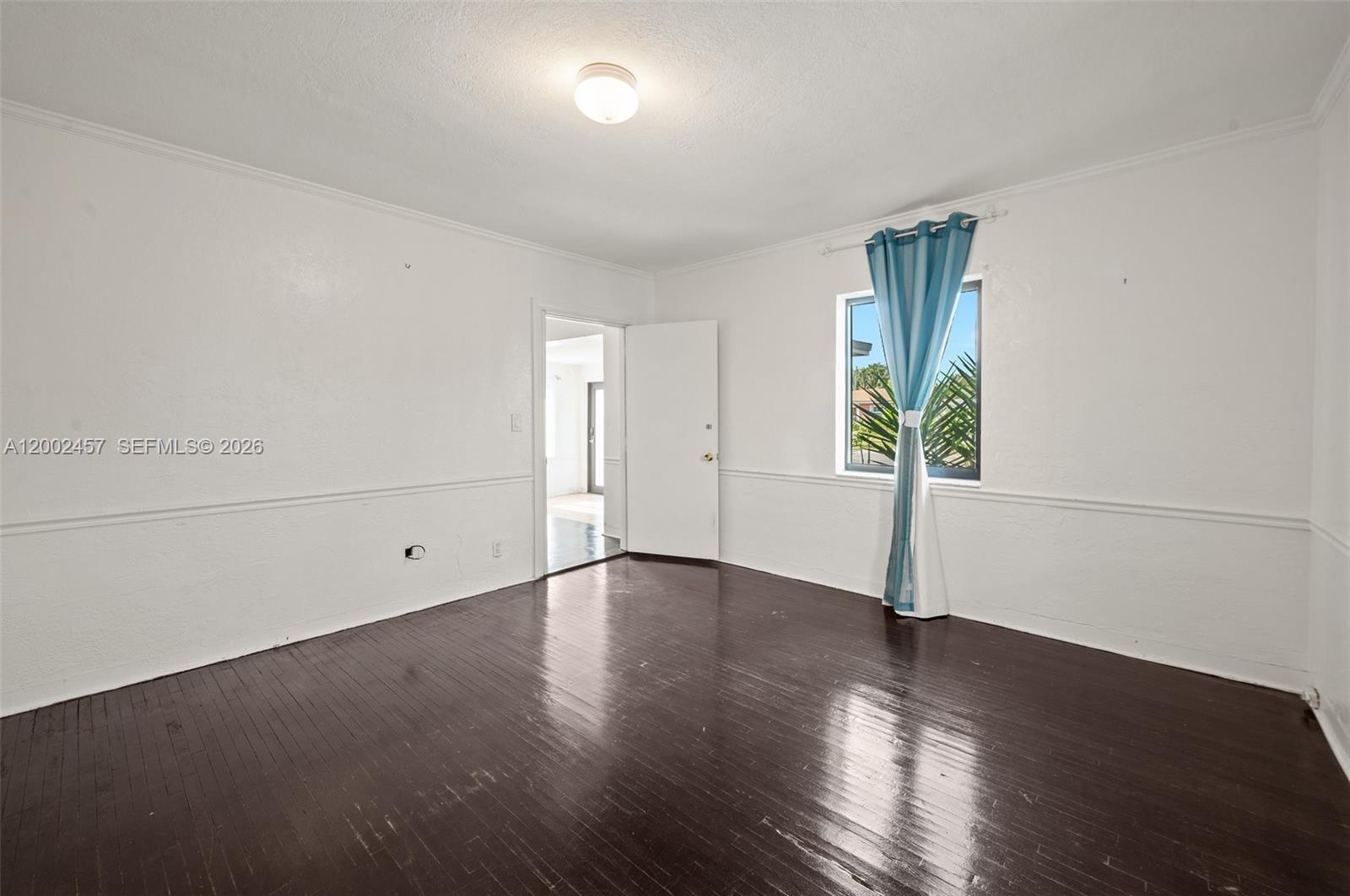 HOLLYWOOD LITTLE RANCHES - Residential