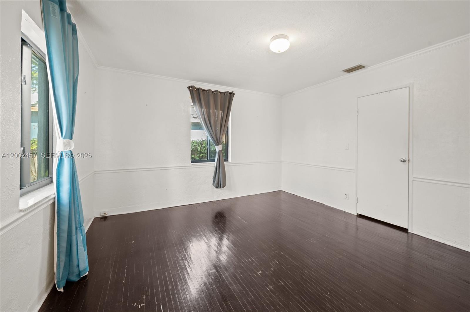 HOLLYWOOD LITTLE RANCHES - Residential