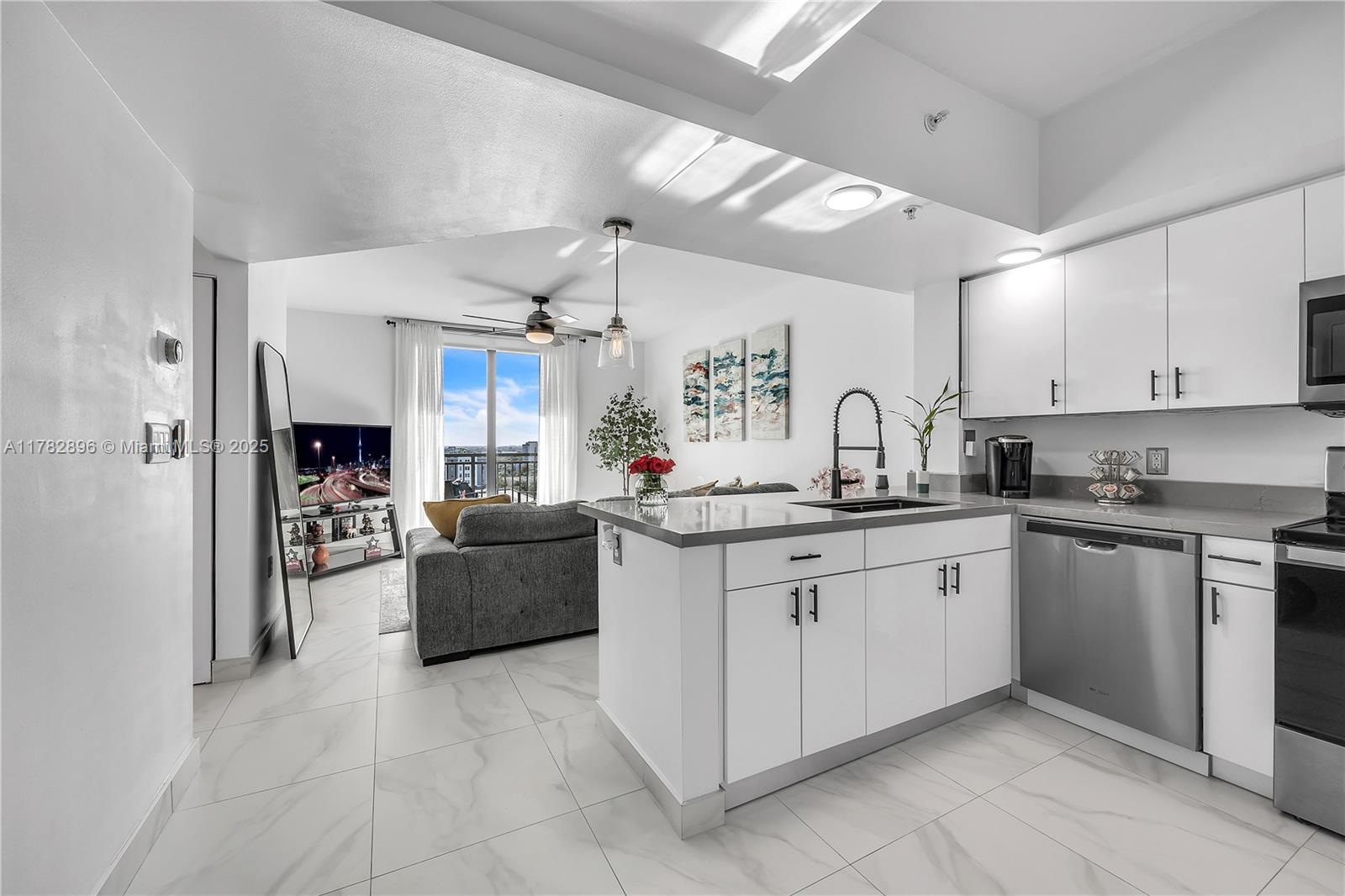 Property for Sale at 110 N Federal Hwy 1203, Fort Lauderdale, Broward County, Florida - Bedrooms: 1 
Bathrooms: 1  - $369,999