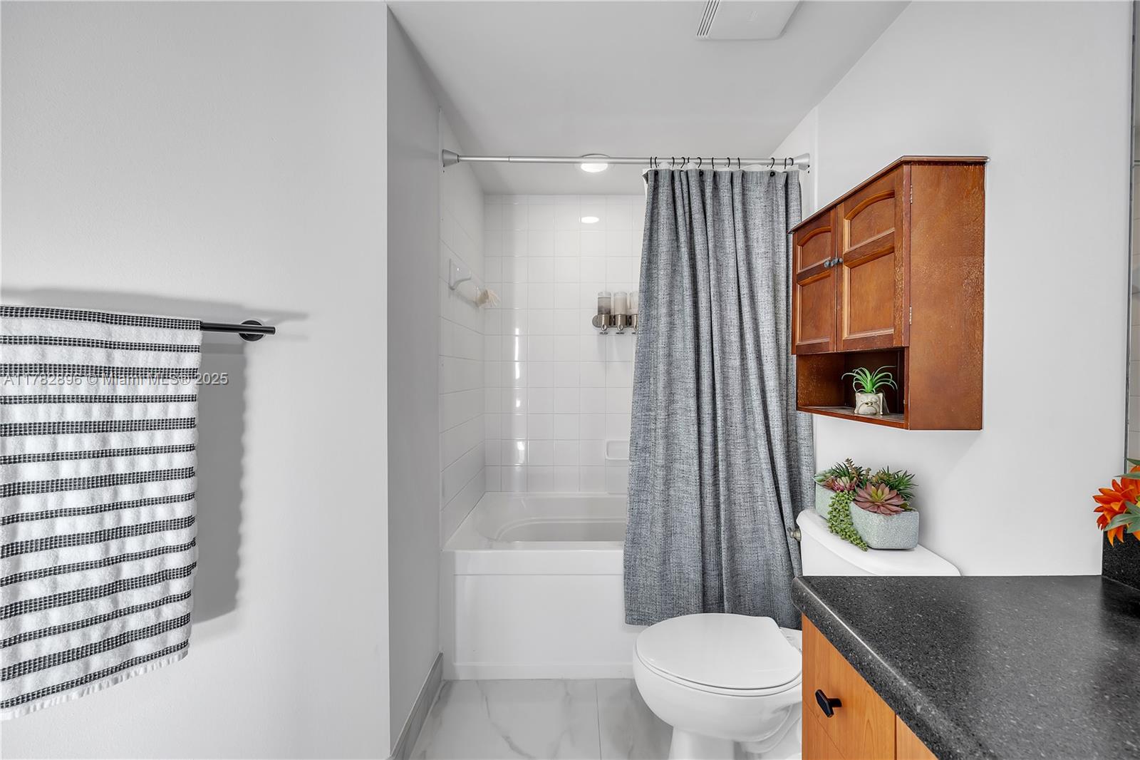 WAVERLY AT LAS OLAS CONDO - Residential