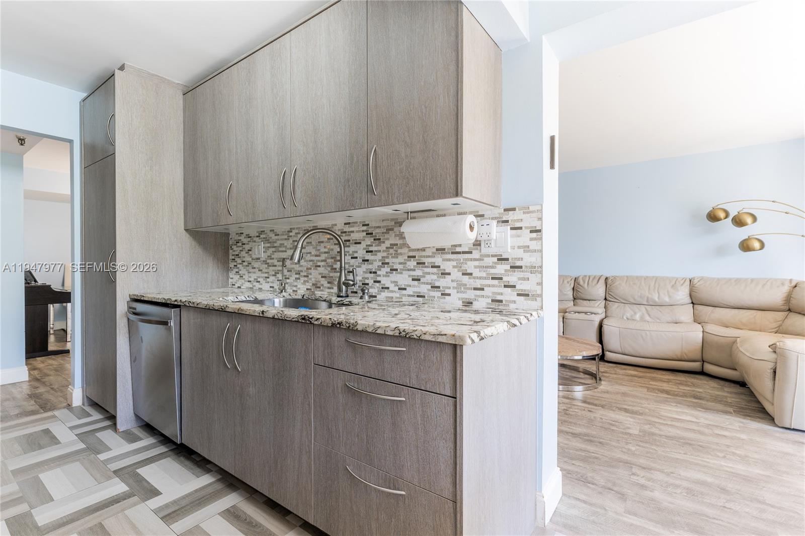 WINSTON TOWERS 700 CONDO - Residential Lease