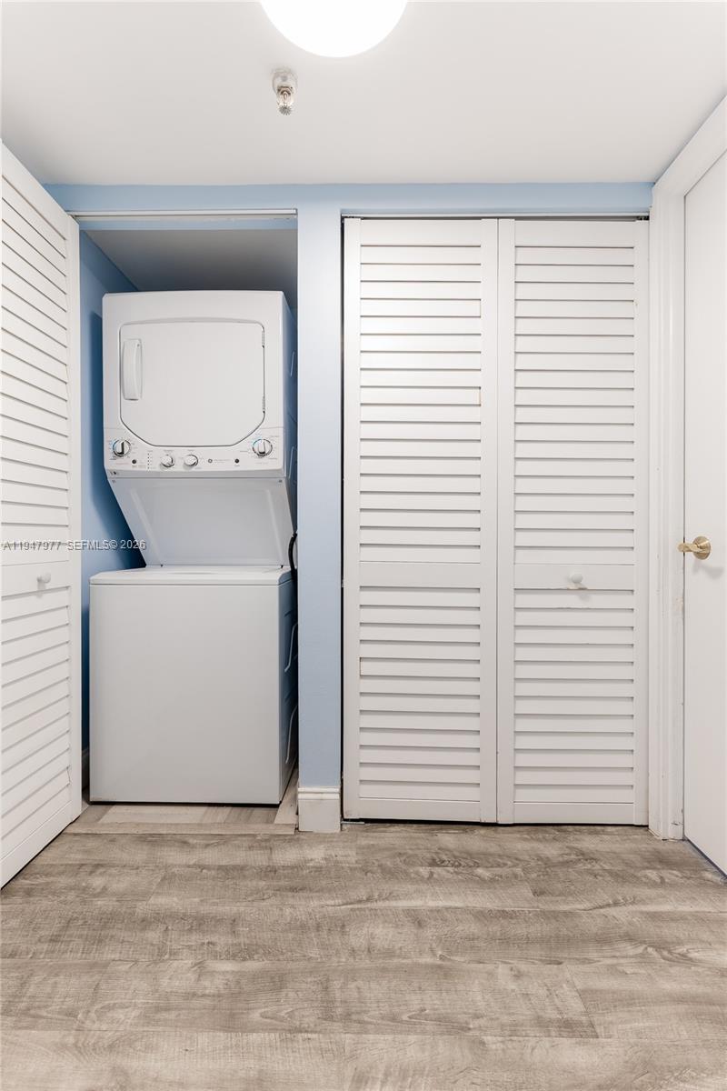 WINSTON TOWERS 700 CONDO - Residential Lease
