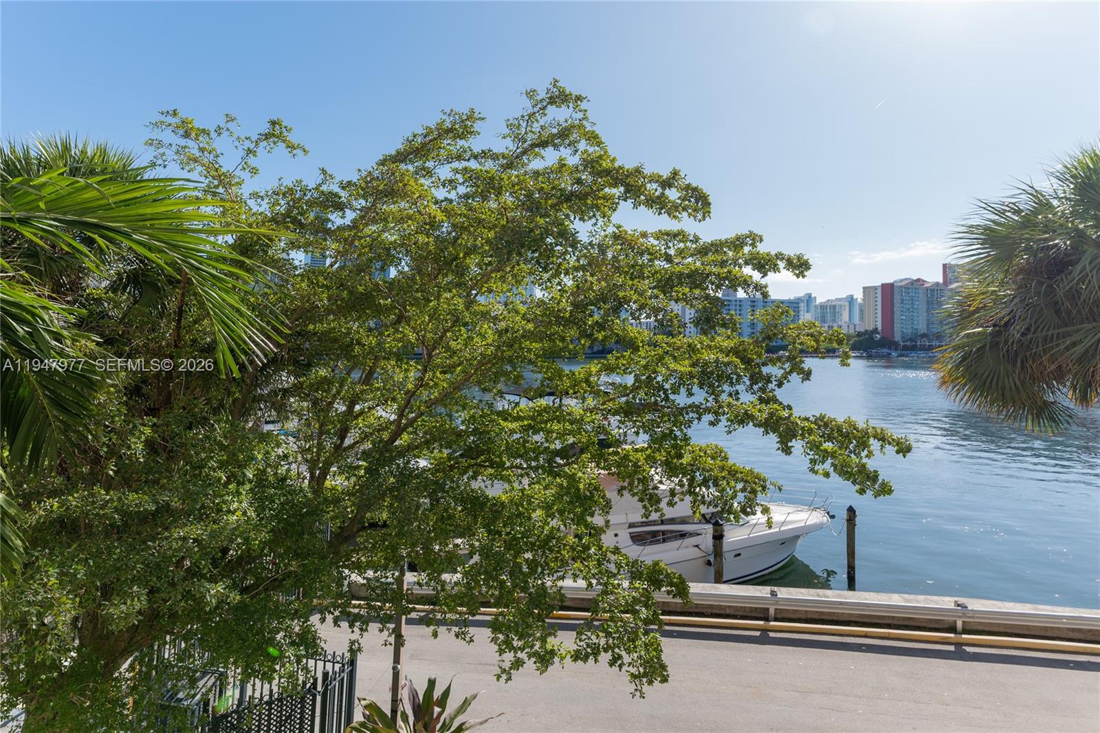 WINSTON TOWERS 700 CONDO - Residential Lease
