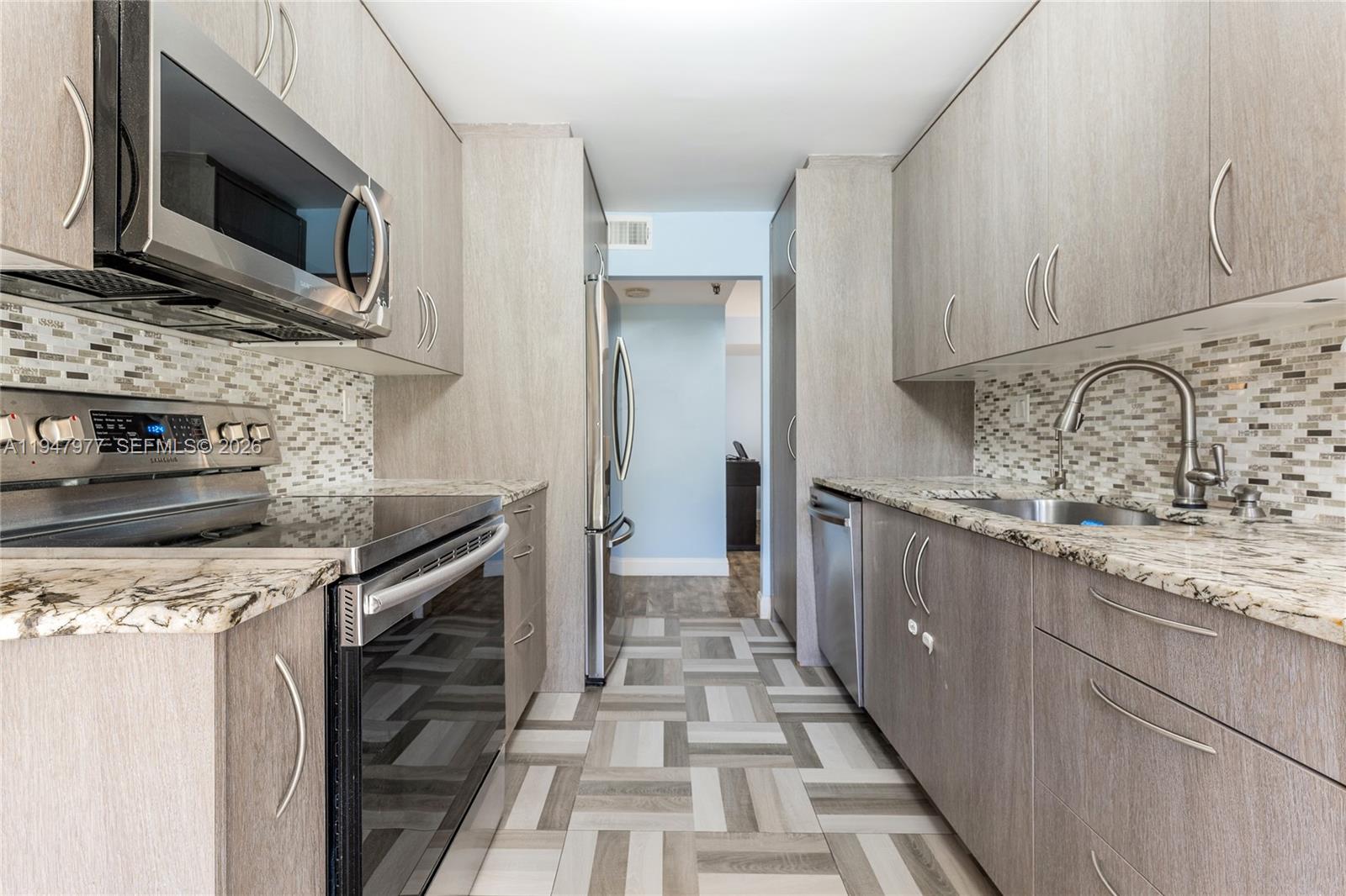 WINSTON TOWERS 700 CONDO - Residential Lease
