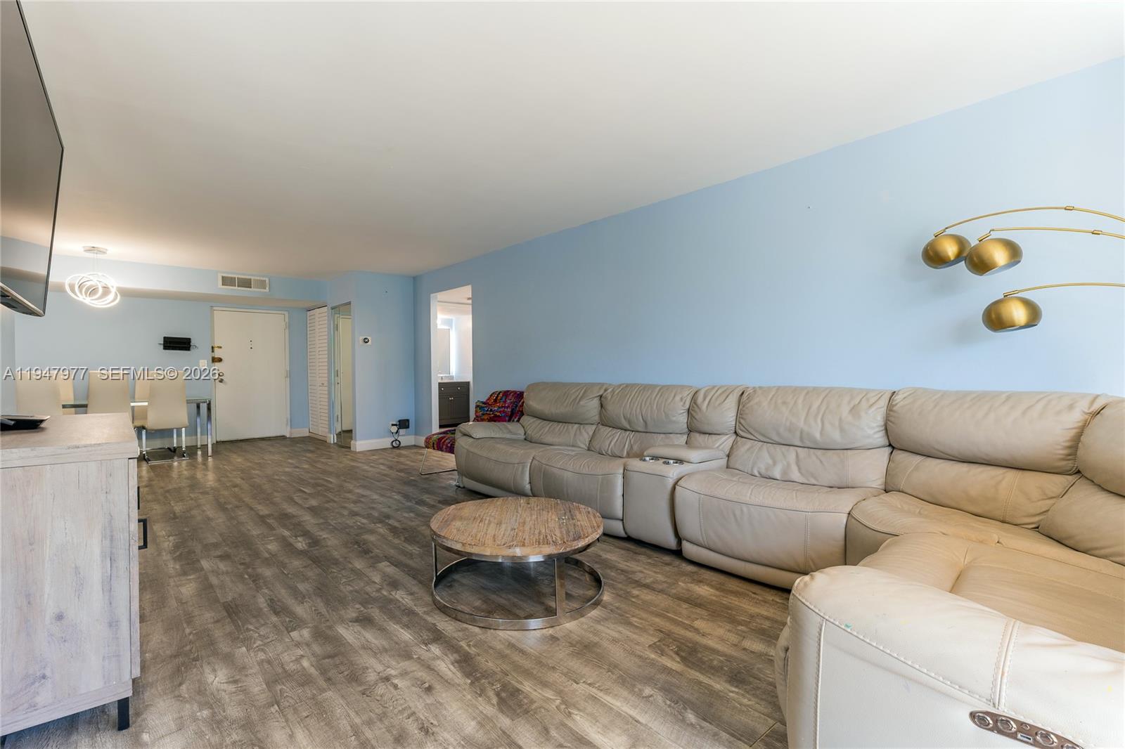 WINSTON TOWERS 700 CONDO - Residential Lease