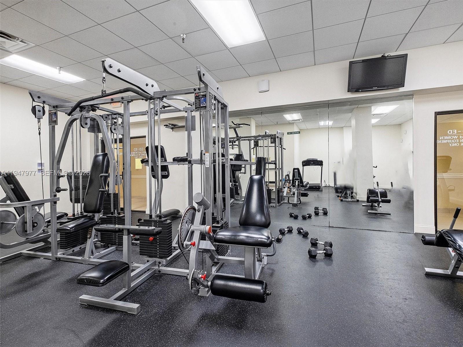 WINSTON TOWERS 700 CONDO - Residential Lease