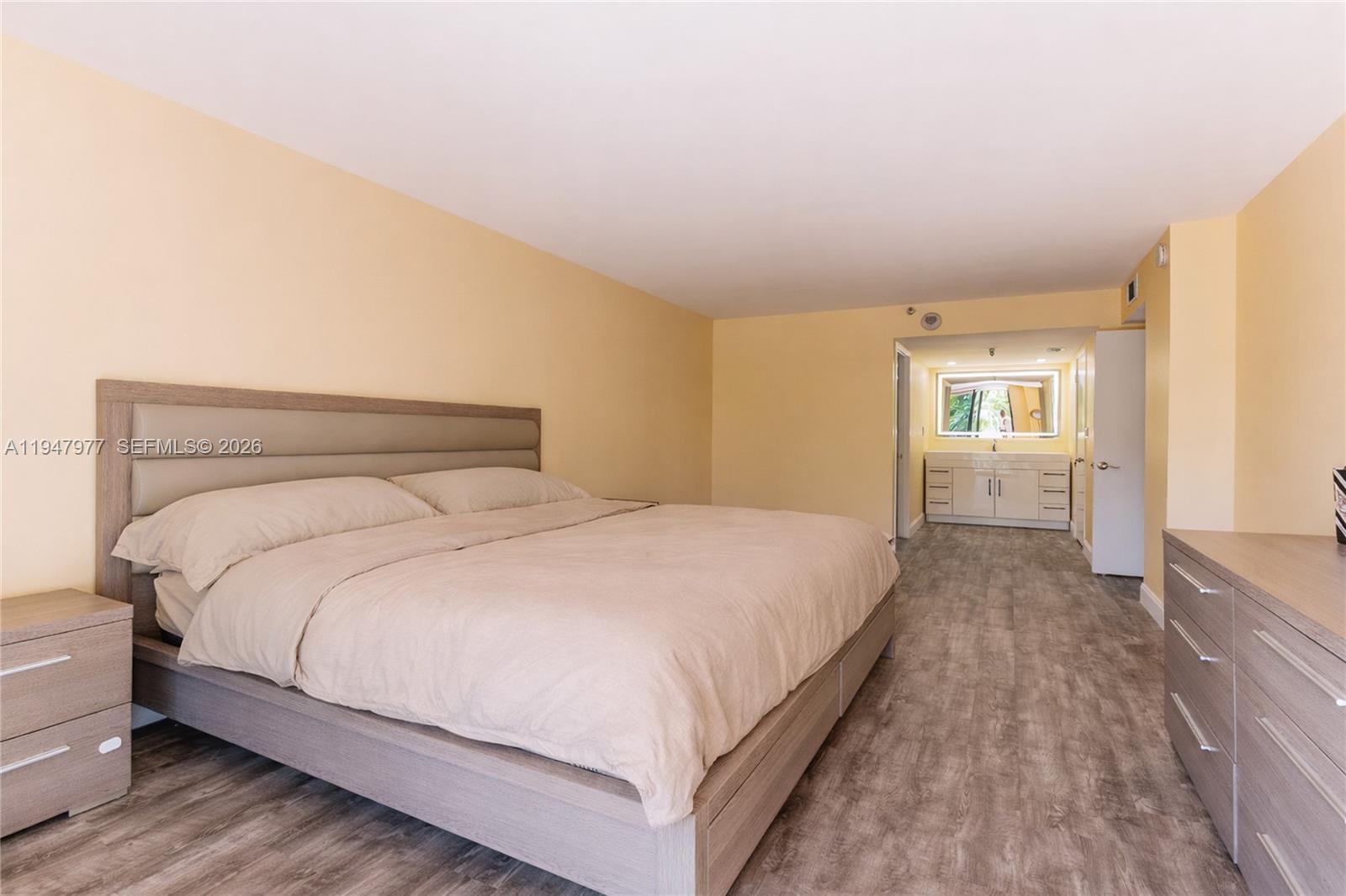 WINSTON TOWERS 700 CONDO - Residential Lease