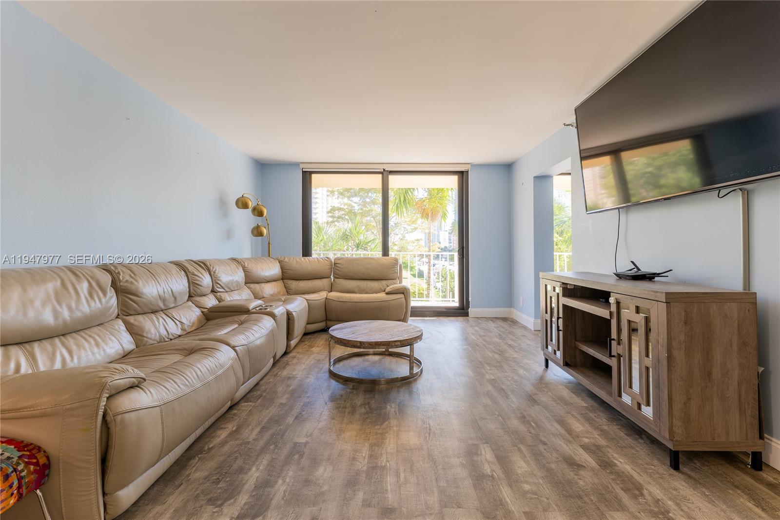 WINSTON TOWERS 700 CONDO - Residential Lease
