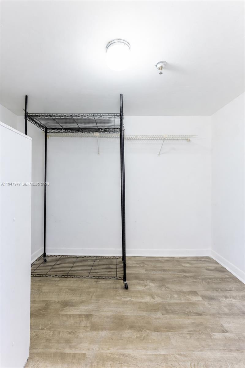 WINSTON TOWERS 700 CONDO - Residential Lease