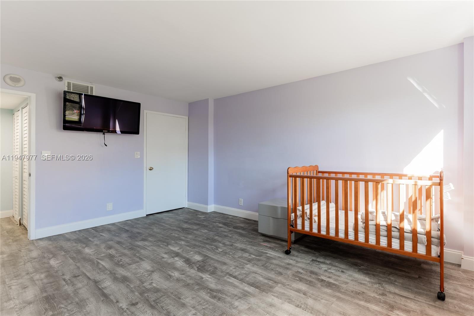 WINSTON TOWERS 700 CONDO - Residential Lease