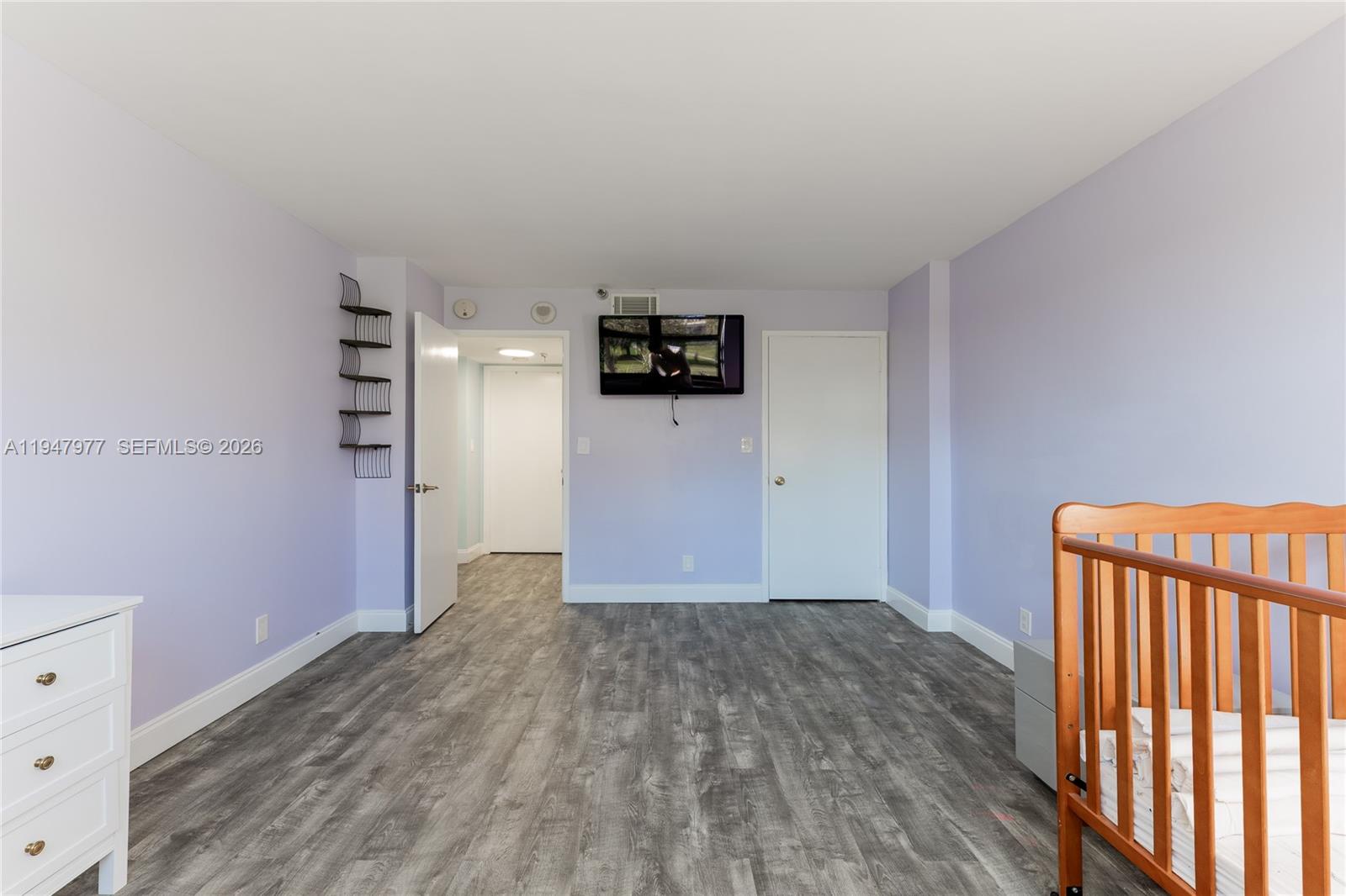 WINSTON TOWERS 700 CONDO - Residential Lease