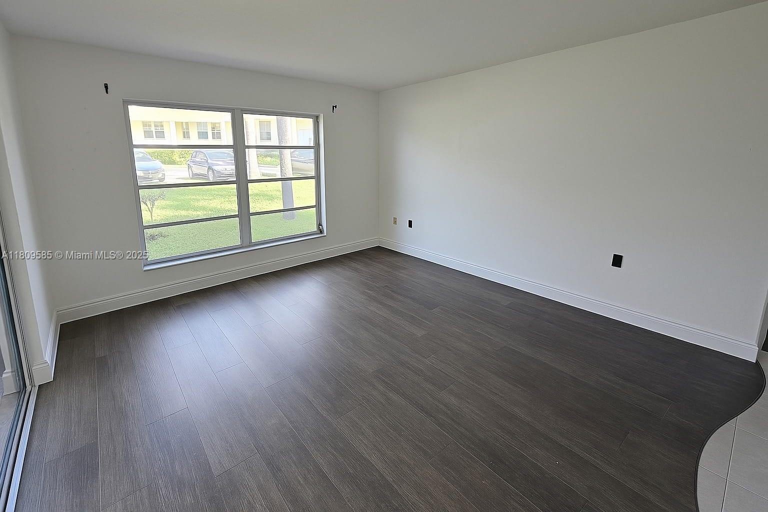 4168 Inverrary Dr 111