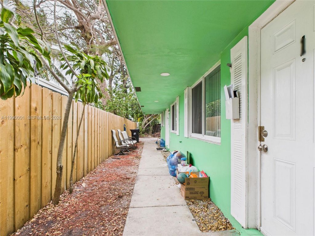 Photo of 1713 SW 11th Ct, Fort Lauderdale, FL 33312 (MLS # A11990001)