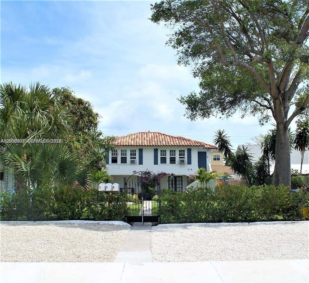 Photo of 218 S M St, Lake Worth, FL 33460 (MLS # A12008809)