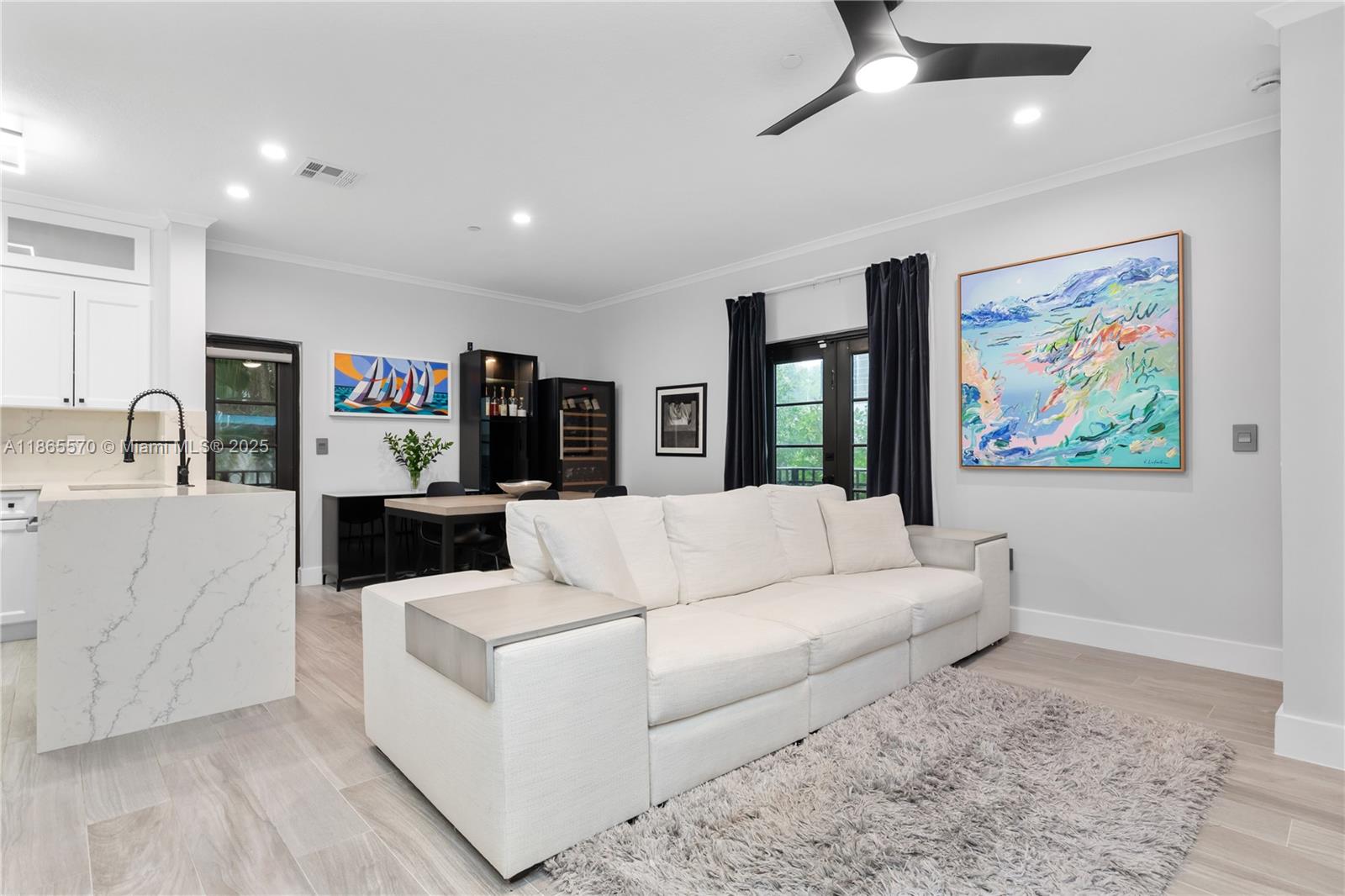 2818 Coconut Ave 2818