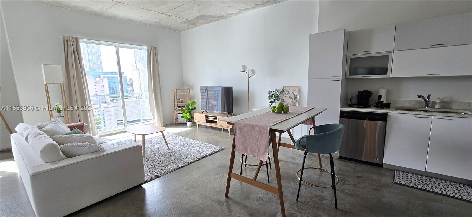 THE LOFT DOWNTOWN CONDO - Residential Lease