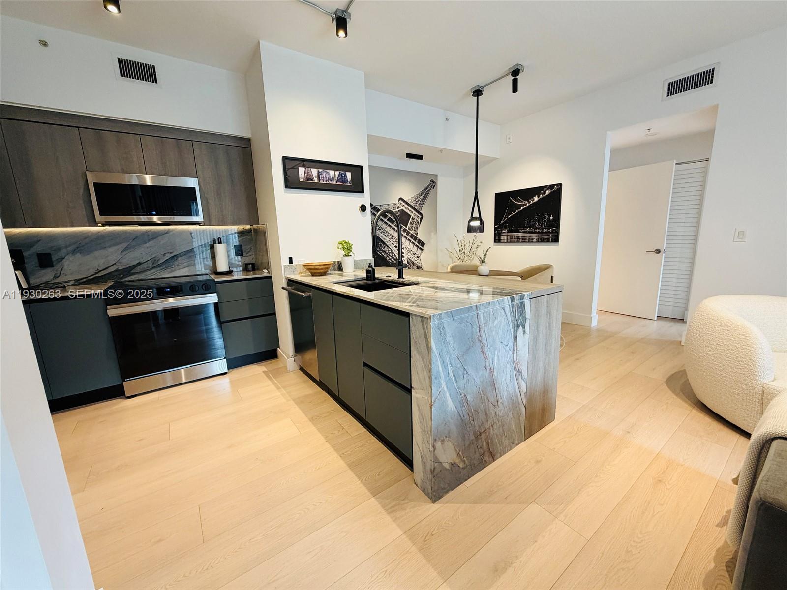 PALM GARDENS AT DORAL CON - Residential Lease