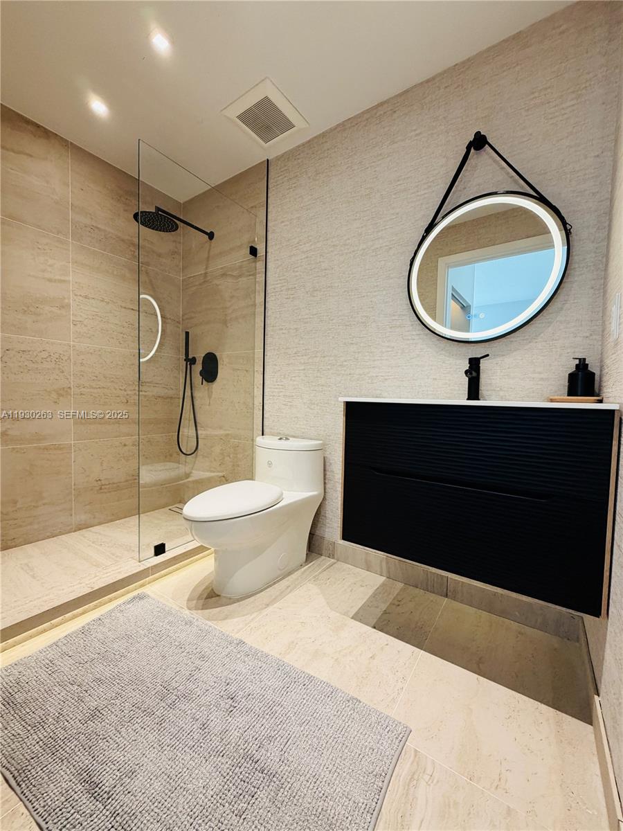 PALM GARDENS AT DORAL CON - Residential Lease