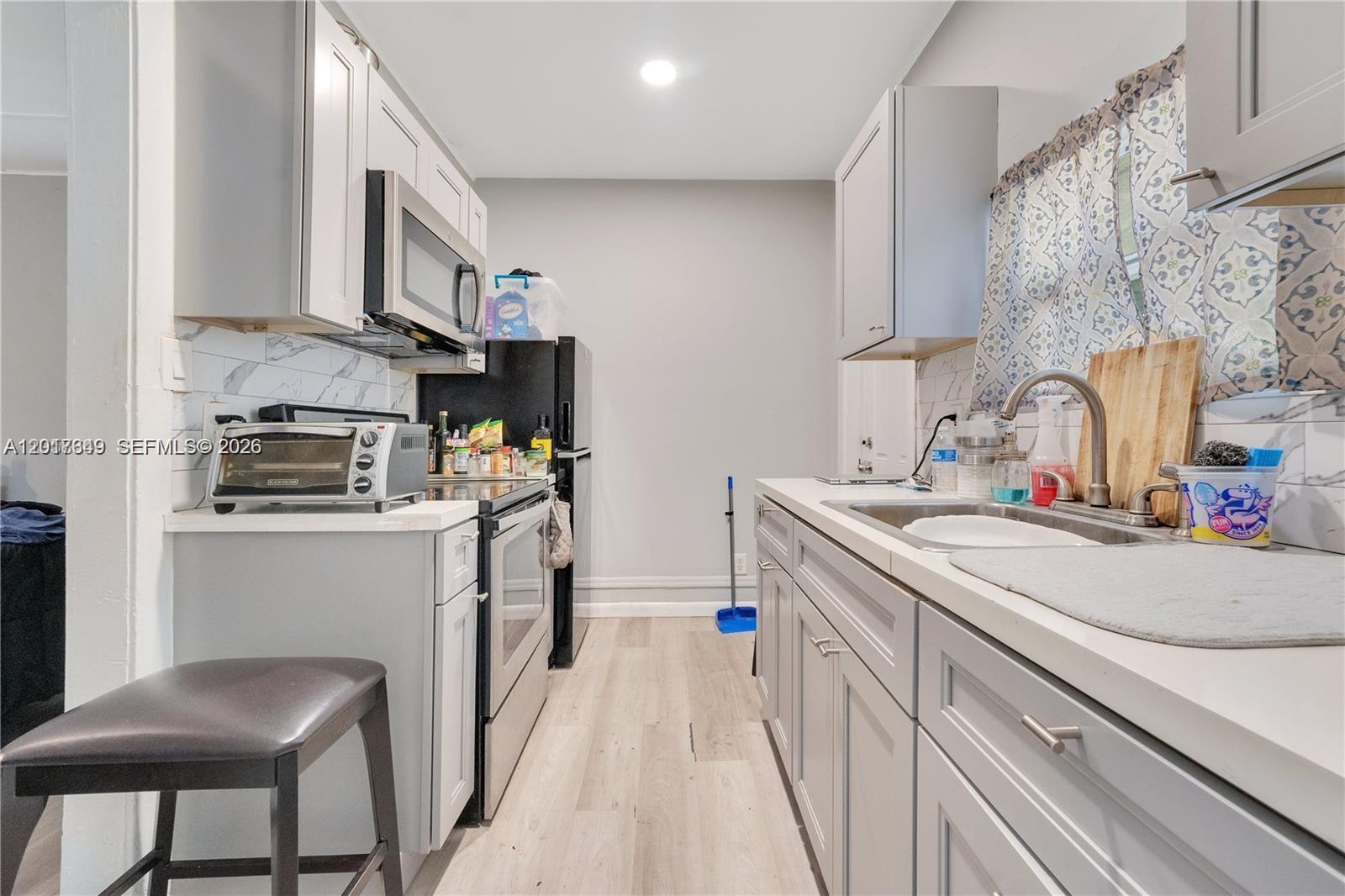 BISCAYNE AVE TRACT - Residential Income