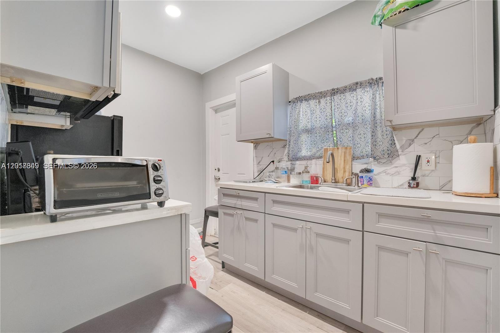 BISCAYNE AVE TRACT - Residential Income