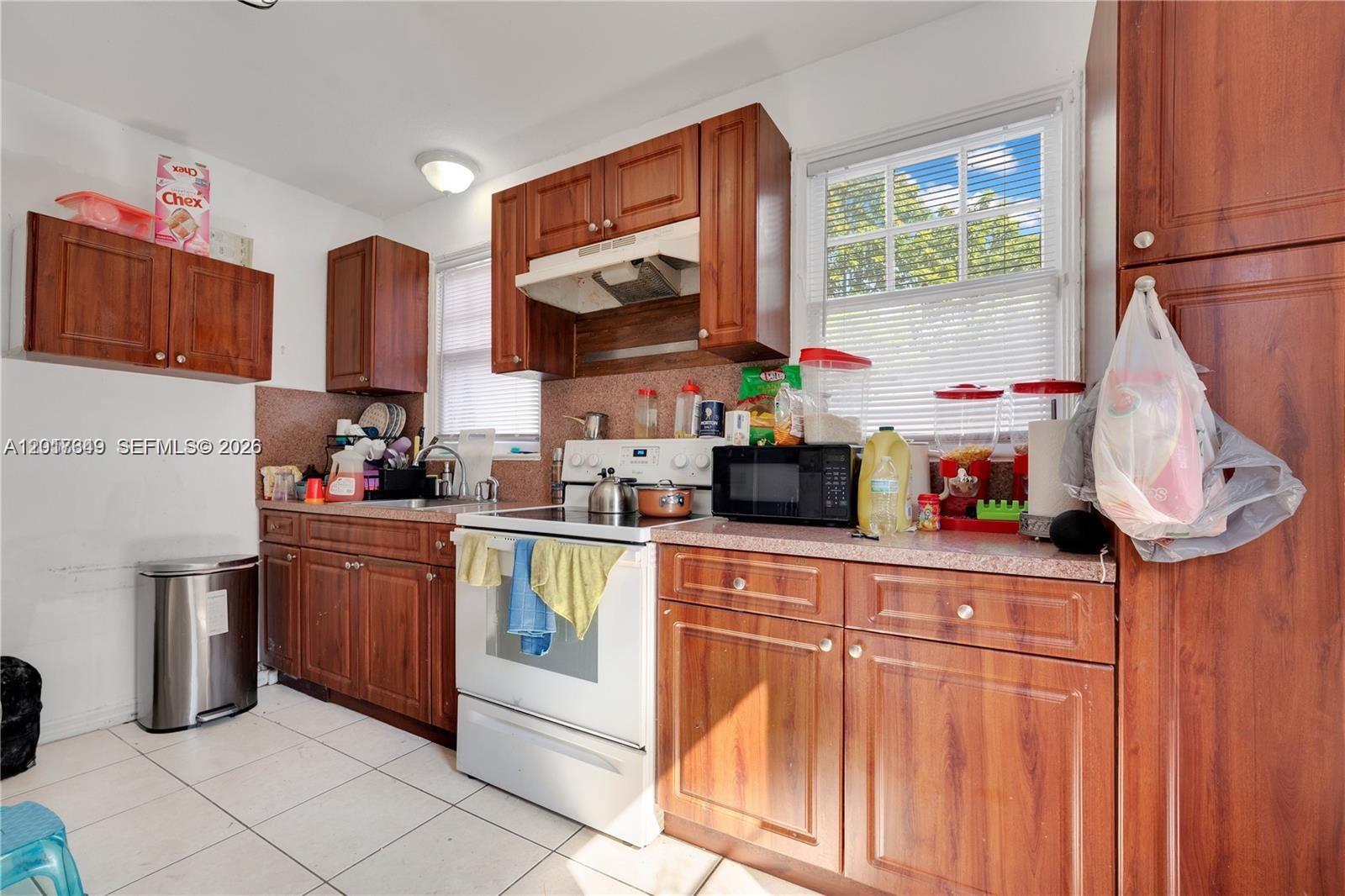 BISCAYNE AVE TRACT - Residential Income