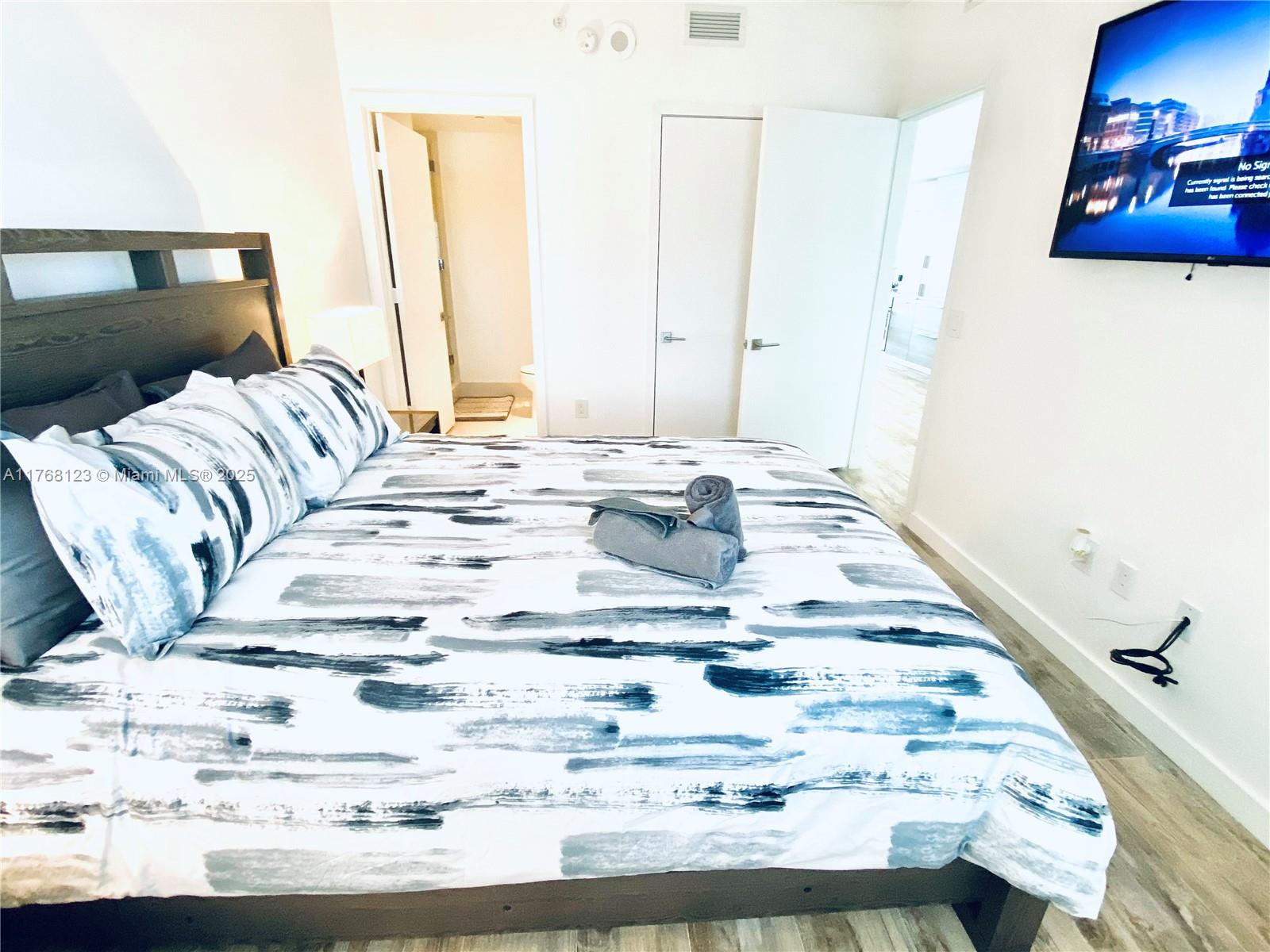 PARAISO BAY CONDO - Residential