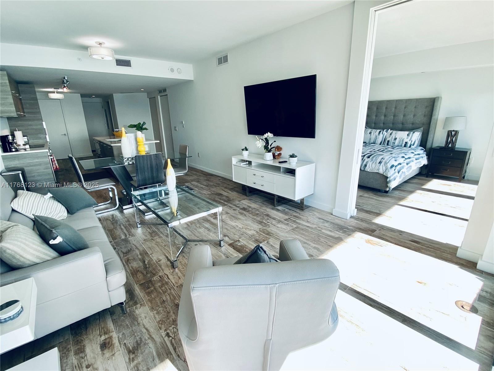 PARAISO BAY CONDO - Residential