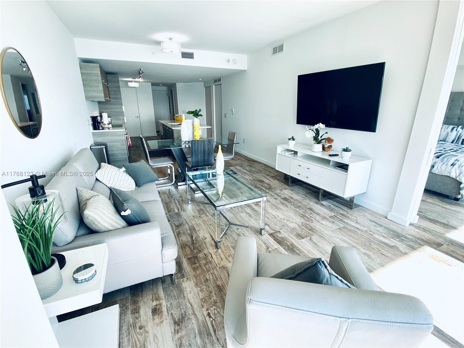 PARAISO BAY CONDO - Residential