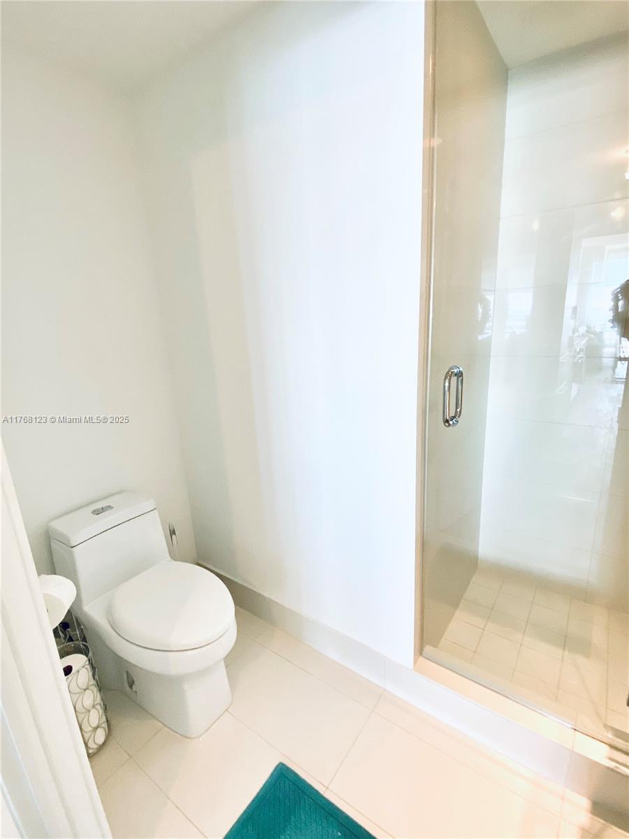 PARAISO BAY CONDO - Residential